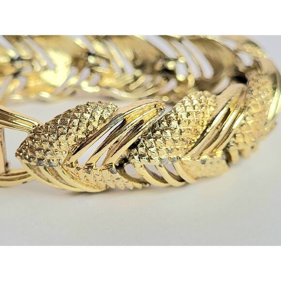 Pegasus Coro Bracelet Vintage Mid Century Modern MCM Gold - Picture 2 of 13